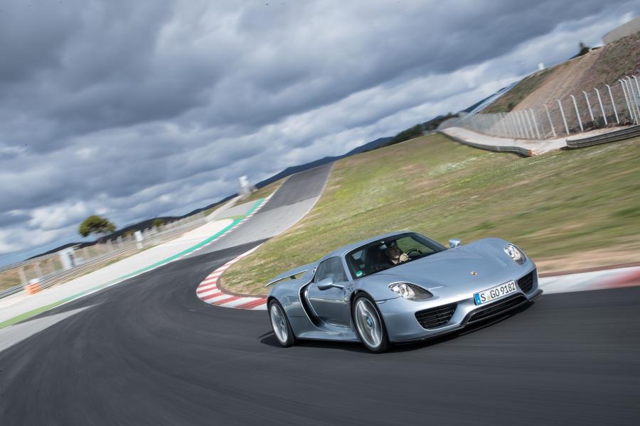  Porsche 918 Spyder 2014 года  (фото 28 из 111)